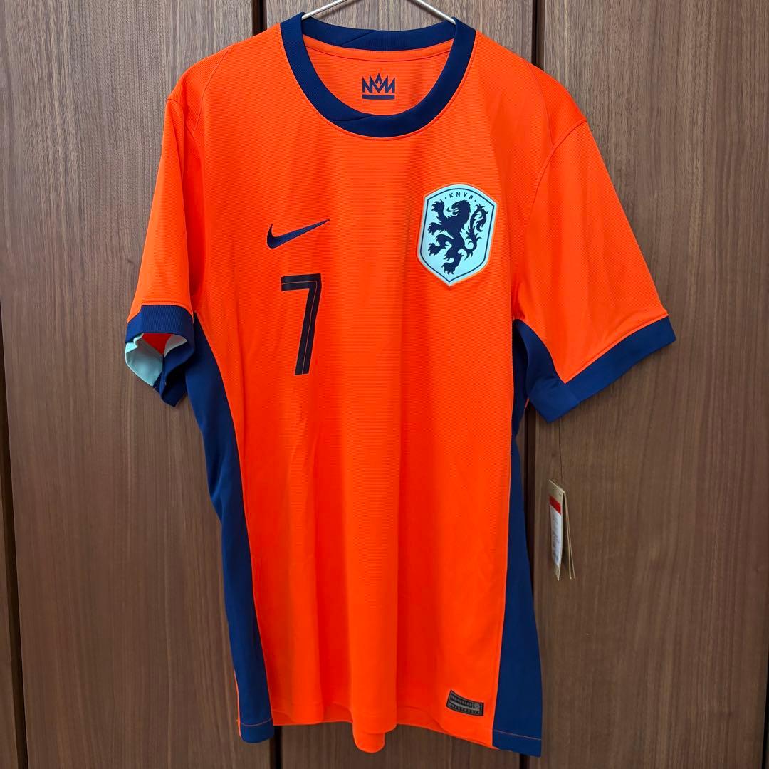 【国内正規品】　オランダ代表　2024ホームユニフォーム　シャビ・シモンズ