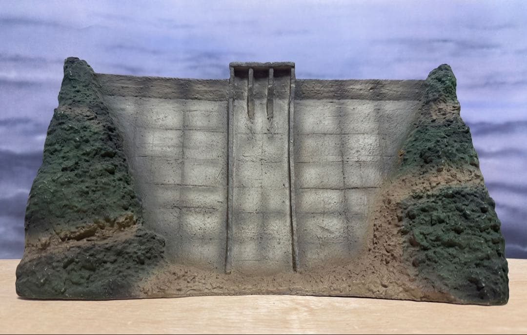 ccp 熊谷ダム　ガラモン無し　ウルトラマン　怪獣