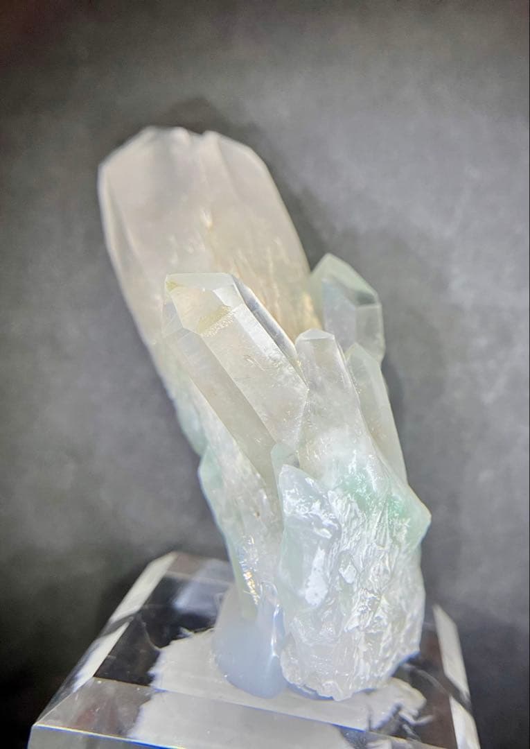 フックサイトinクォーツ　グリーンファントムクォーツ　天然石　水晶　原石