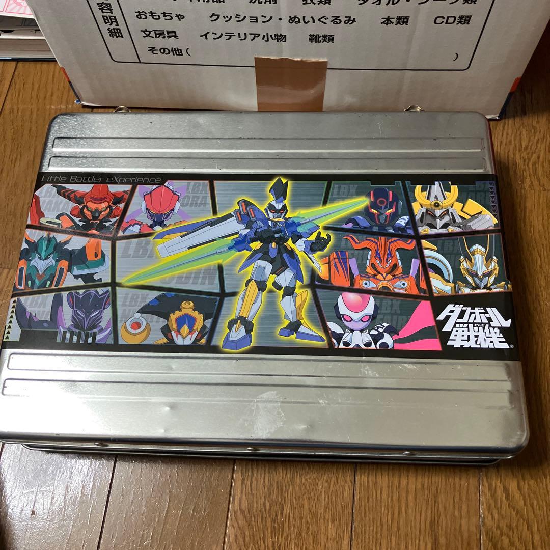 非売品ケース付きダンボール戦機大量セット