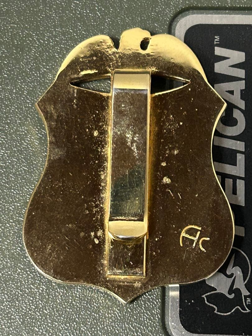 FBI 連邦捜査局　レプリカ　ポリスバッジ　アクセスオーバーシーズ製　LE