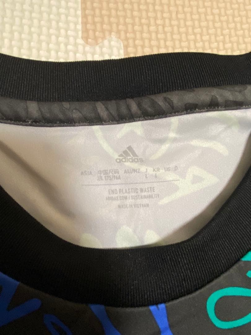 【adidas】Real Madrid 2021年プラクティスシャツ