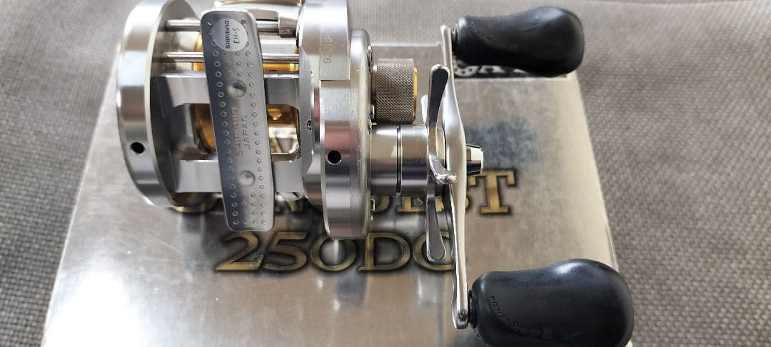 シマノカルカッタコンクエスト 250DC 右巻き