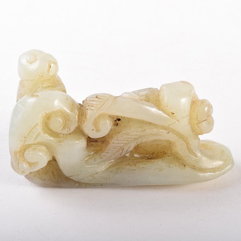 中国　玉石白玉彫刻　霊芝に神獣　根付　紙鎮　置物　C　7806E
