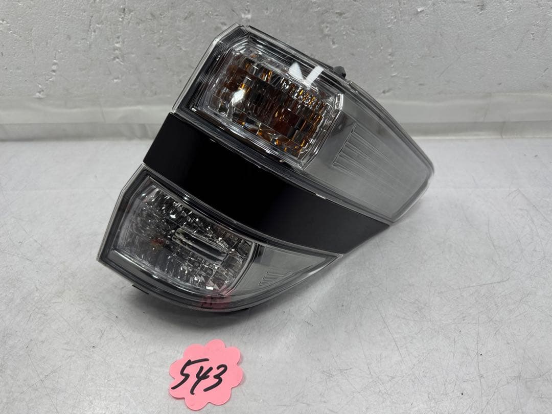 ヴェルファイア DBA-ANH20W 右テールランプ 2.4Z 758-29