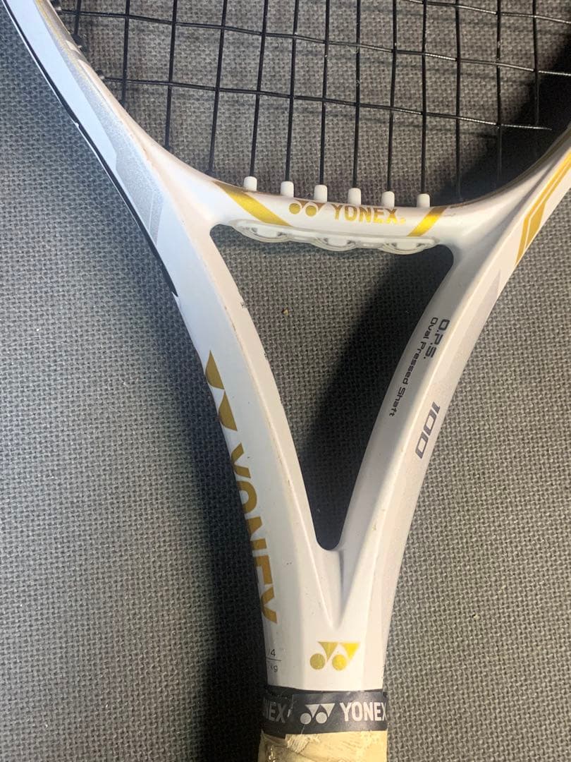 YONEX VCORE 100 テニスラケット 305g