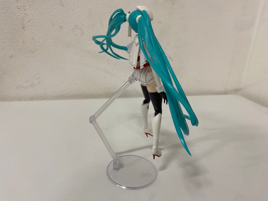 ID8731: 4体セット 初音ミク レーシングミク フィギュア 2023