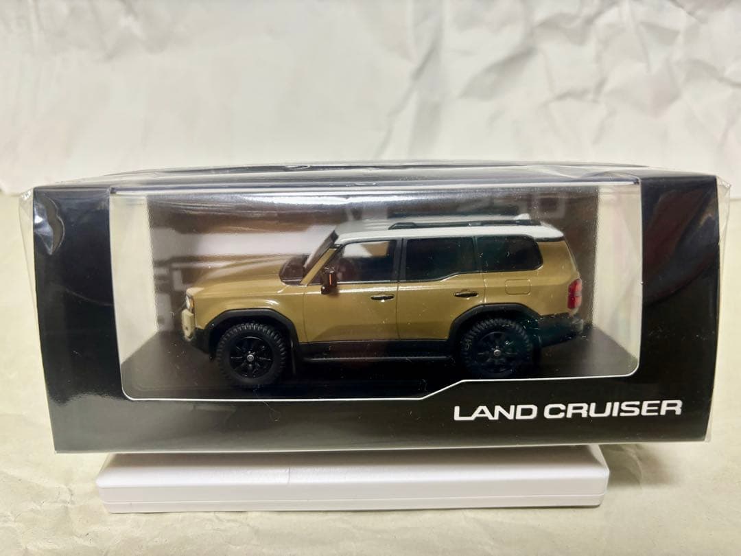 ランドクルーザー250 カラーサンプル ミニカー 3台(角目1台,丸目2台)