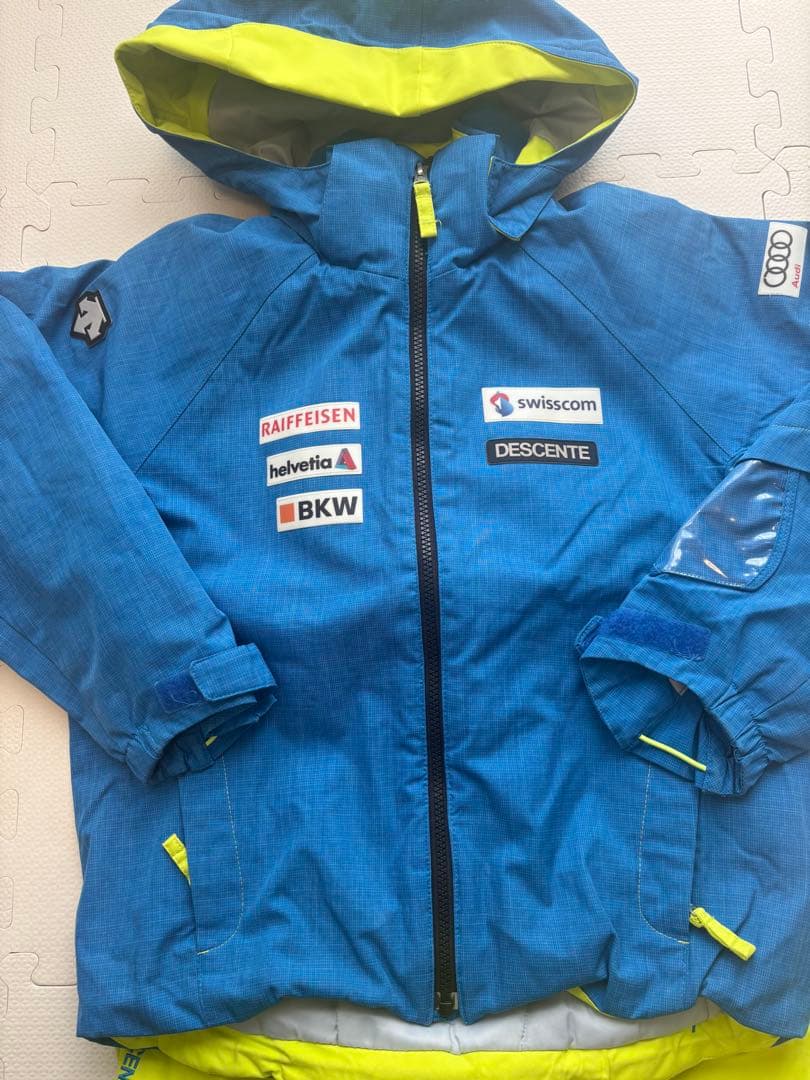 お値下げ歓迎デサントDESCENTE 子供用スキーウェア 140