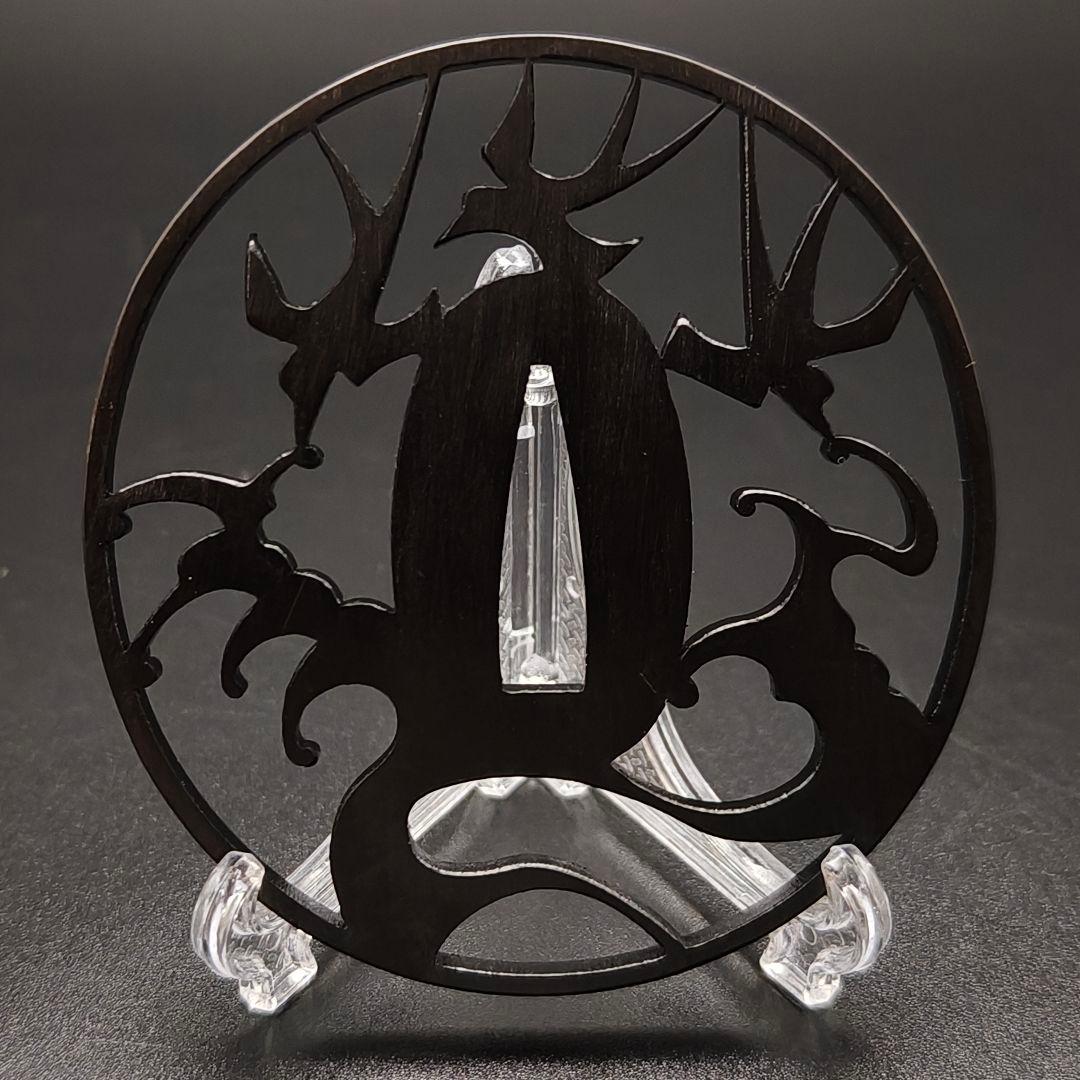 刀鍔　海浪に燕の図　鉄製　金工品　細工　職人作　日本刀装具　鍔　つば　刀剣美術