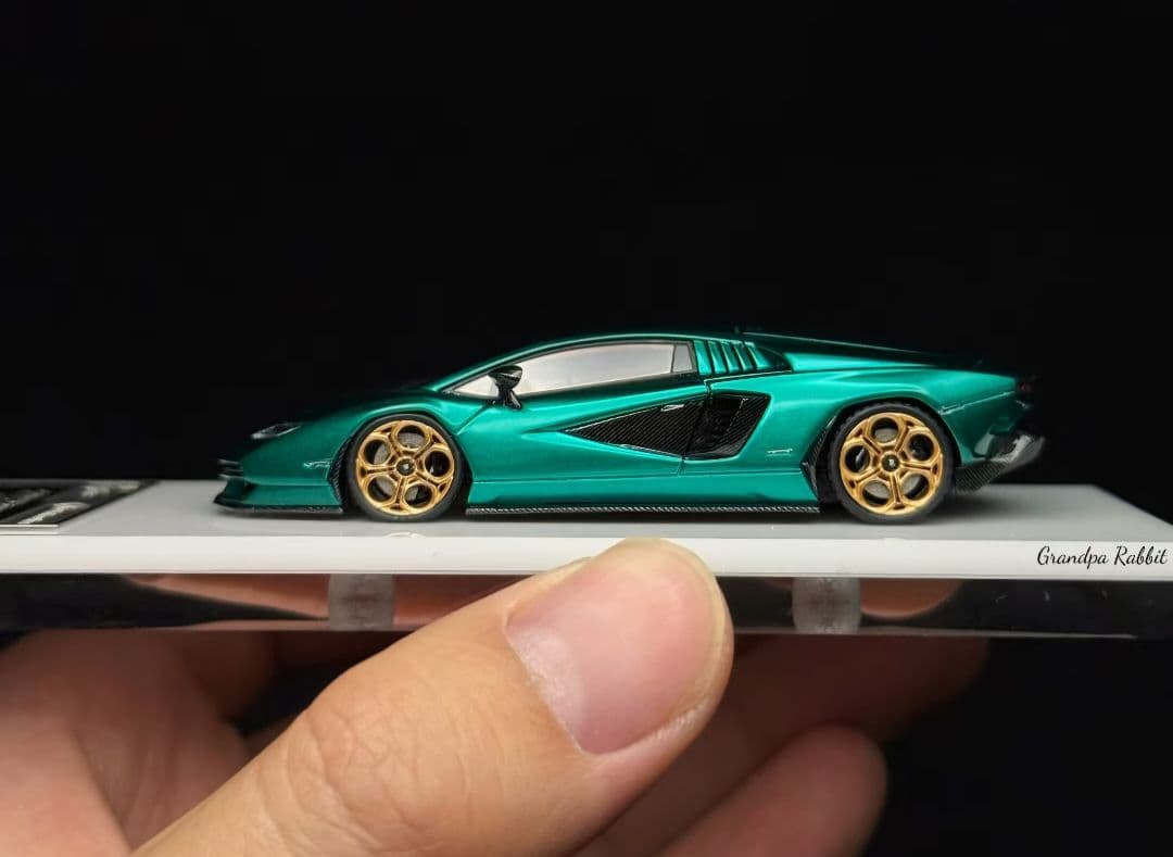 fuelme 1/64 ランボルギーニ カウンタック lpi800-4