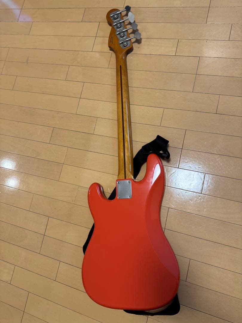 ベース Fender precision bass dakota red