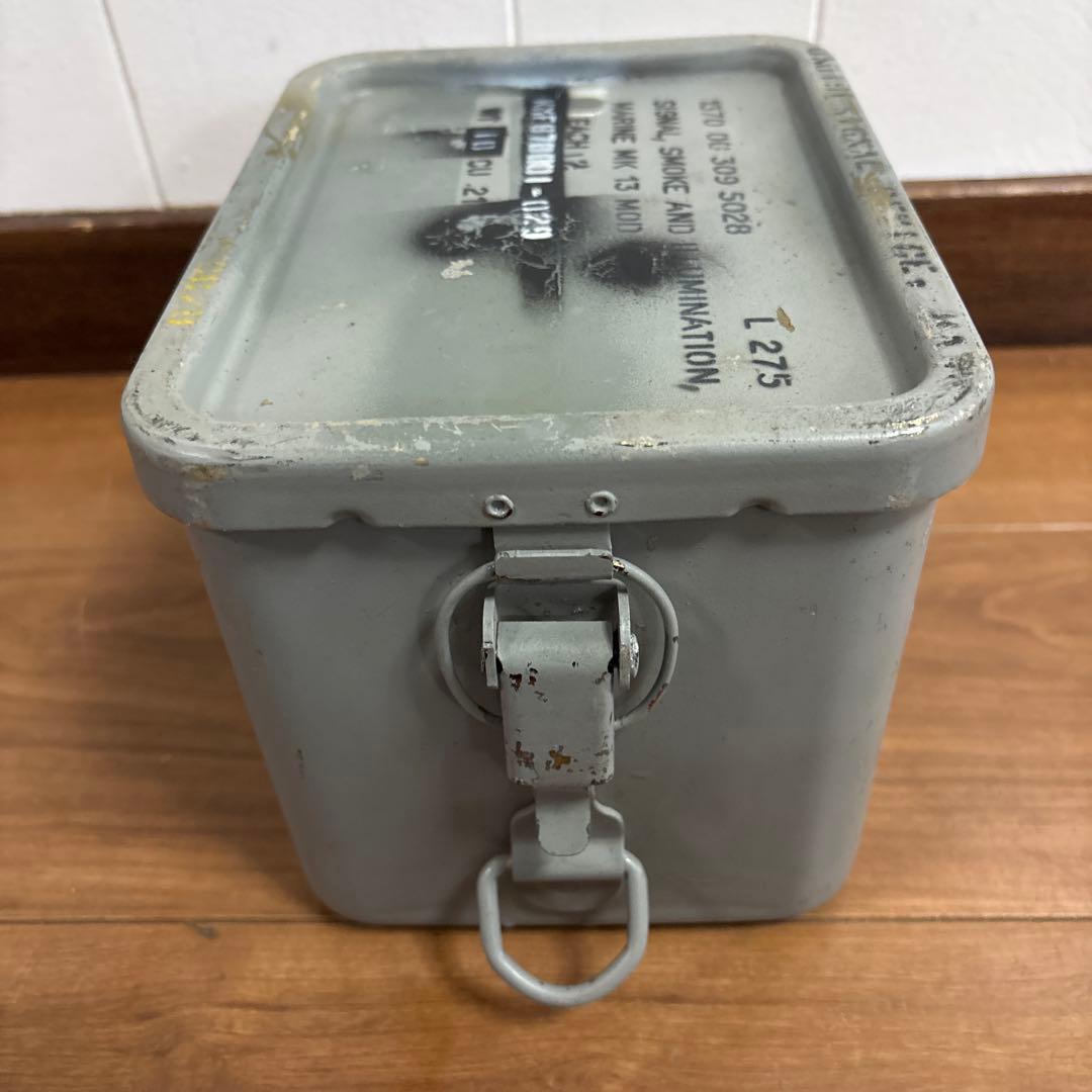 米軍　実物　SIGNAL SMOKE CASE 送料無料