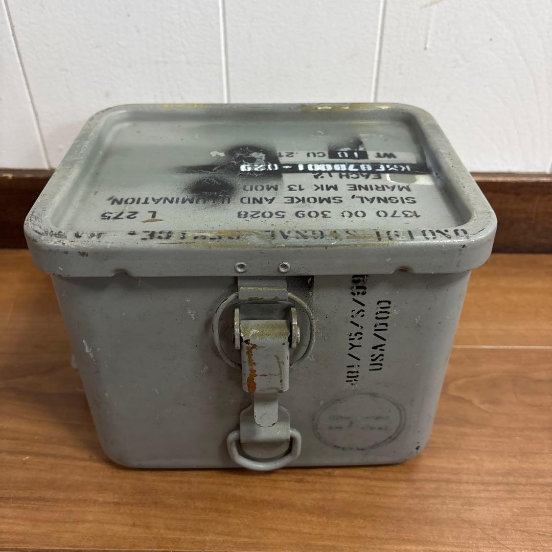 米軍　実物　SIGNAL SMOKE CASE 送料無料
