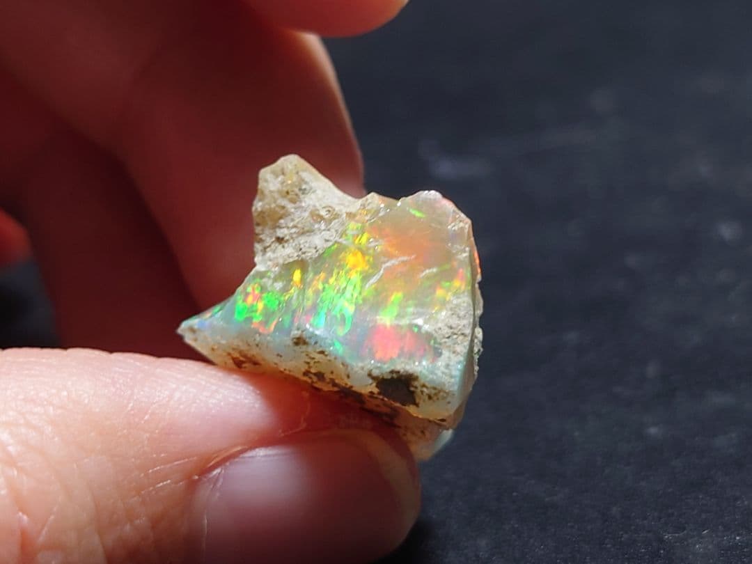 エチオピアウェロ産　オパール　ジュエリーグレード　原石　鉱物標本