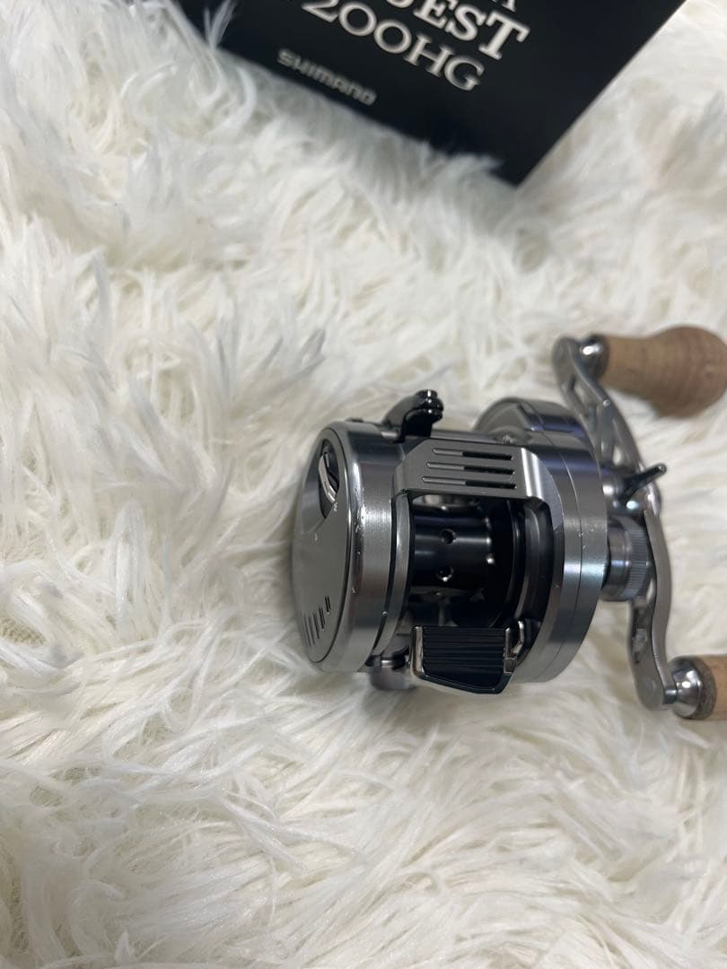 リール SHIMANO CALCUTTA CONQUEST 200