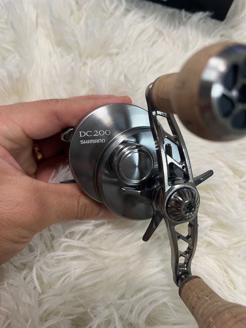 リール SHIMANO CALCUTTA CONQUEST 200