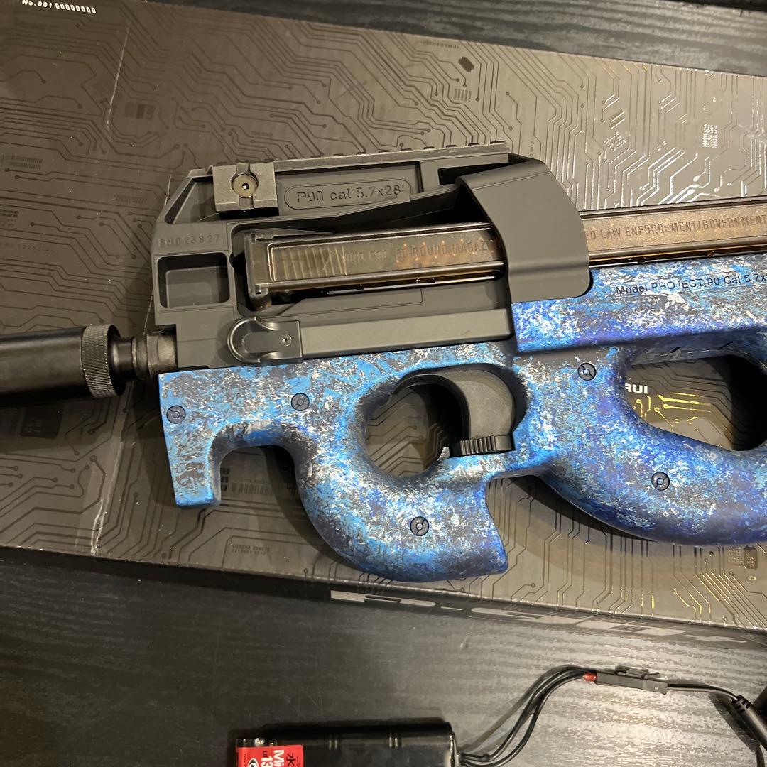 東京マルイ　電動ガンプラスシリーズ　P90+ ラップ塗装品　充電器電池付き