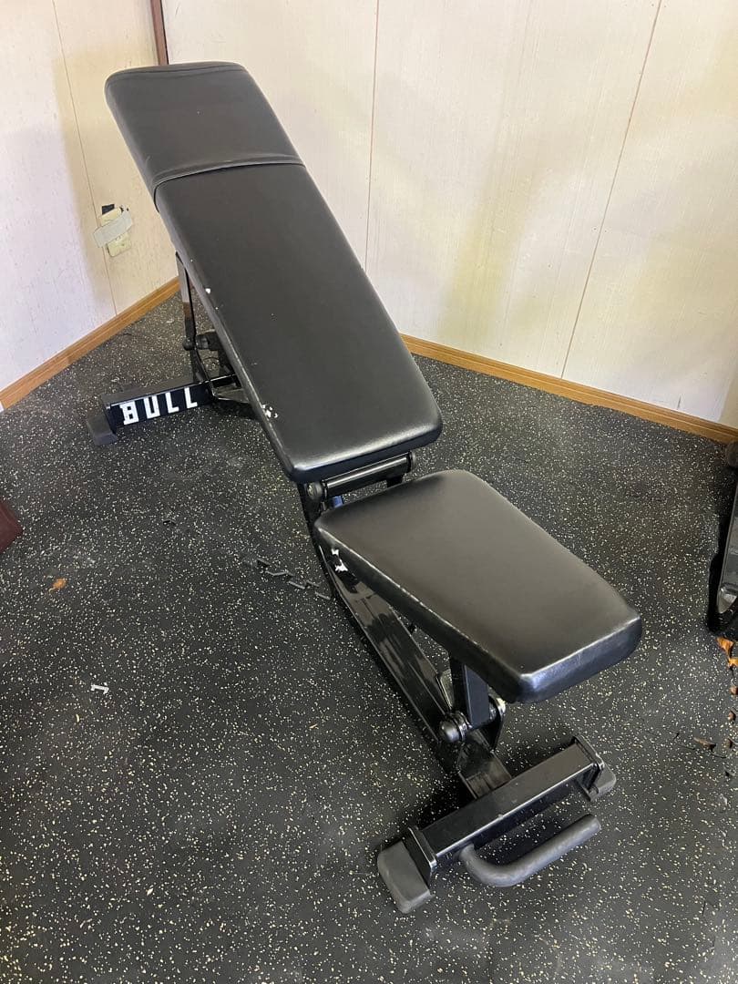 Bull アジャスタブルベンチ 筋トレ ブル