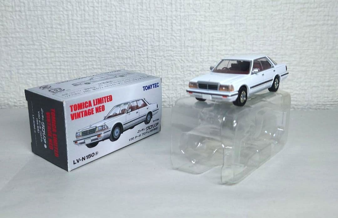 トミカリミテッドヴィンテージネオ　日産グロリアV30ターボブロアム（85年式）