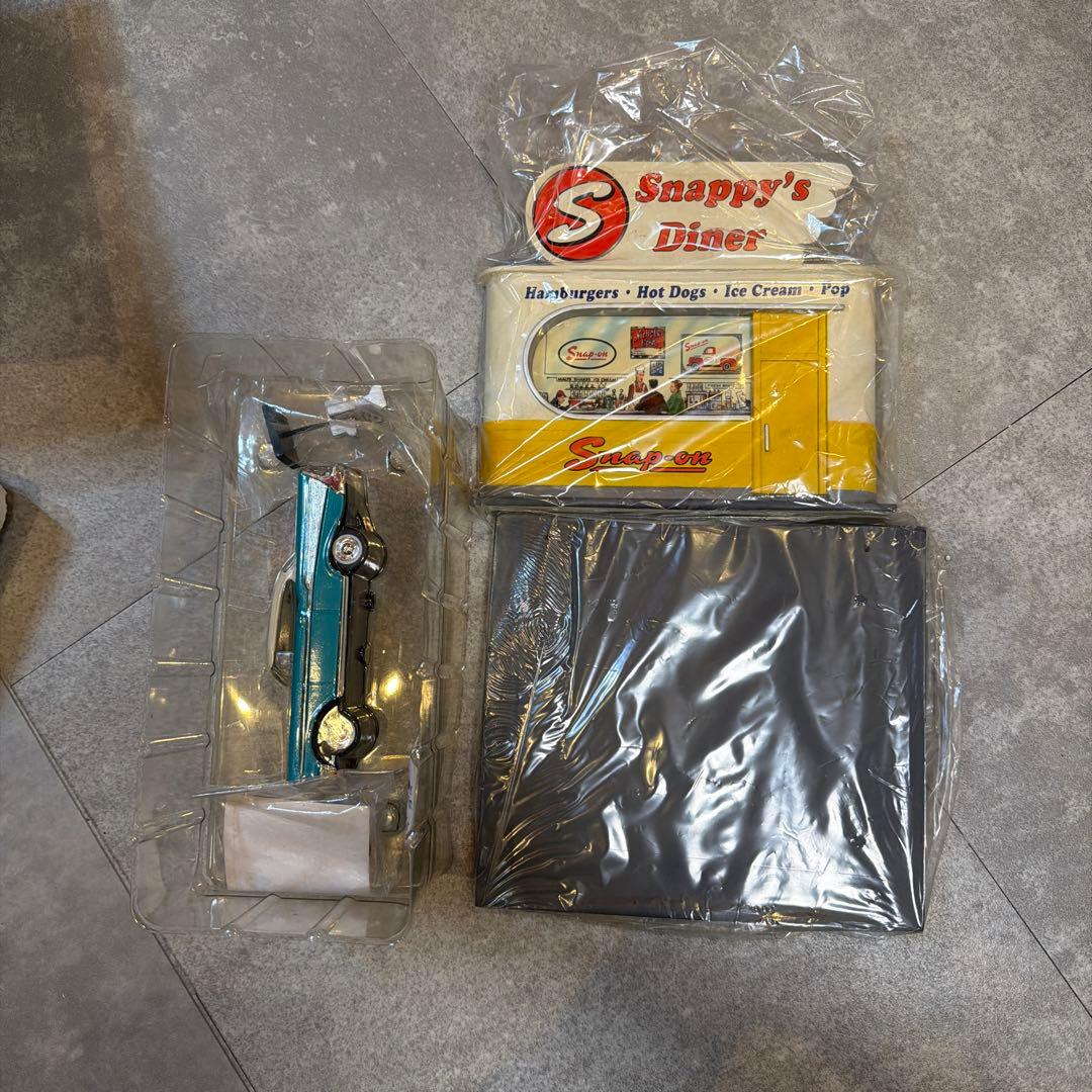 1950's Snappy's Diner Diorama with 1957…