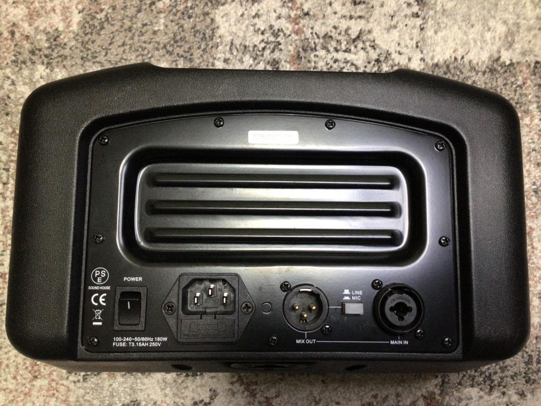 CLASSIC PRO / MoniOne ポータブルPAスピーカー