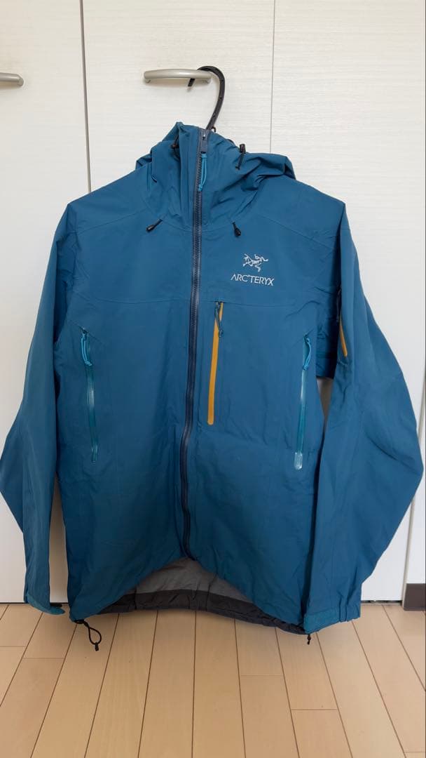 ARC'TERYX Theta SVX Sサイズ　色Thelo blue