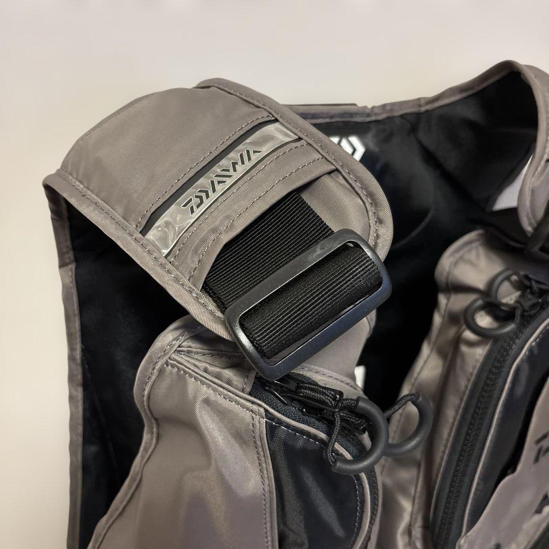 ダイワ　フローティングジャケット