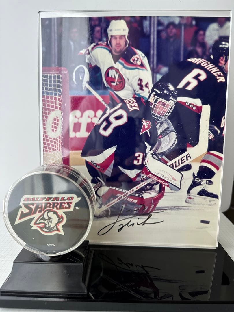 アイスホッケー　ドミニク・ハシェックサイン入り写真スタンド