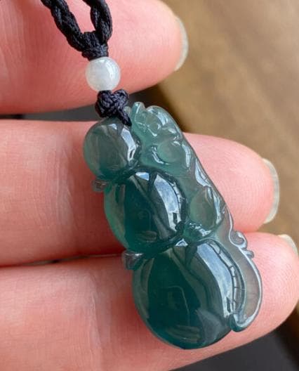 翡翠 カービング 彫刻