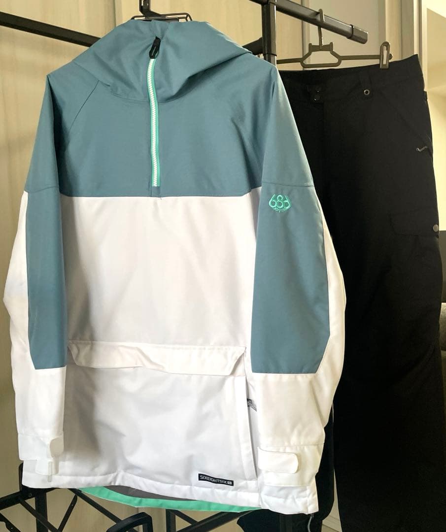 686スノボウェア上下セット➕小物類