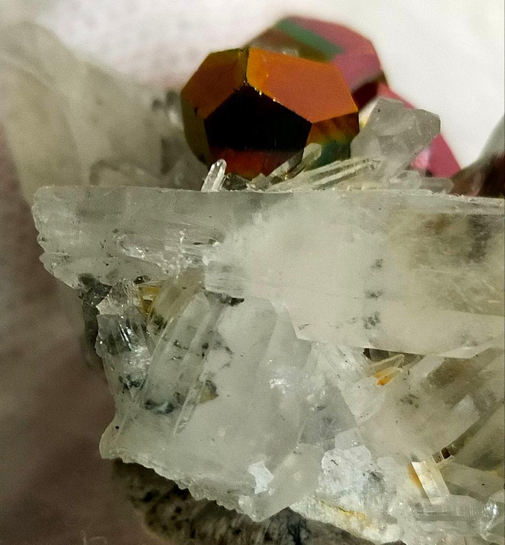 t*n様 【コレクター向】レインボーパイライト　水晶クラスター　パイライトインク