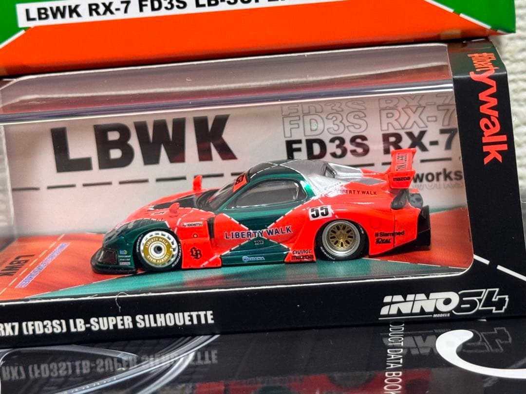 ミニカー Inno64 1/64 LBWK Liberty walk RX-7 FD3S