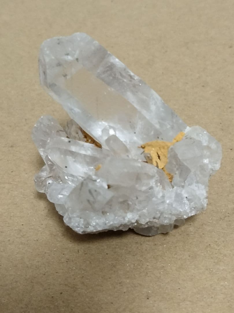 国産鉱物　山梨県　塩山竹森山　天然水晶　　トルマリン入り水晶