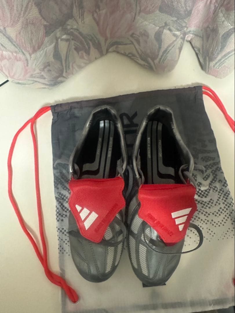 アディダス プレデターマニア復刻盤