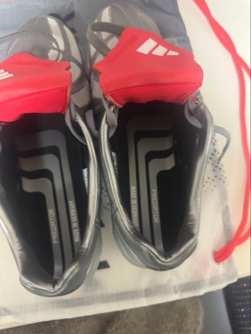 アディダス プレデターマニア復刻盤