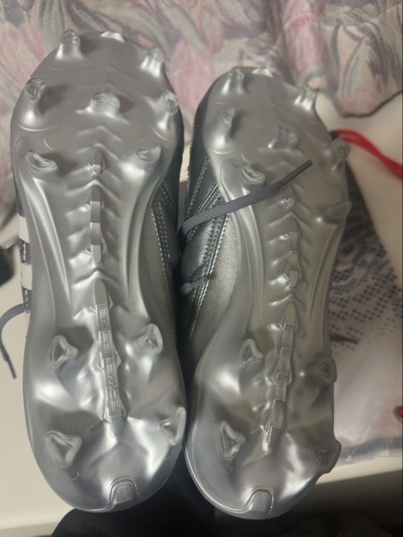 アディダス プレデターマニア復刻盤