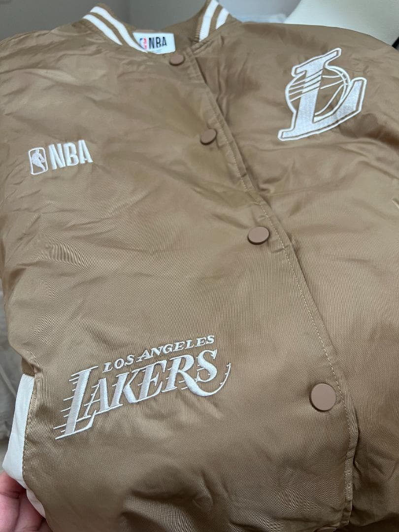 【美品/希少】LAKERS ボンバージャケット ゴールド/白 メンズ XS