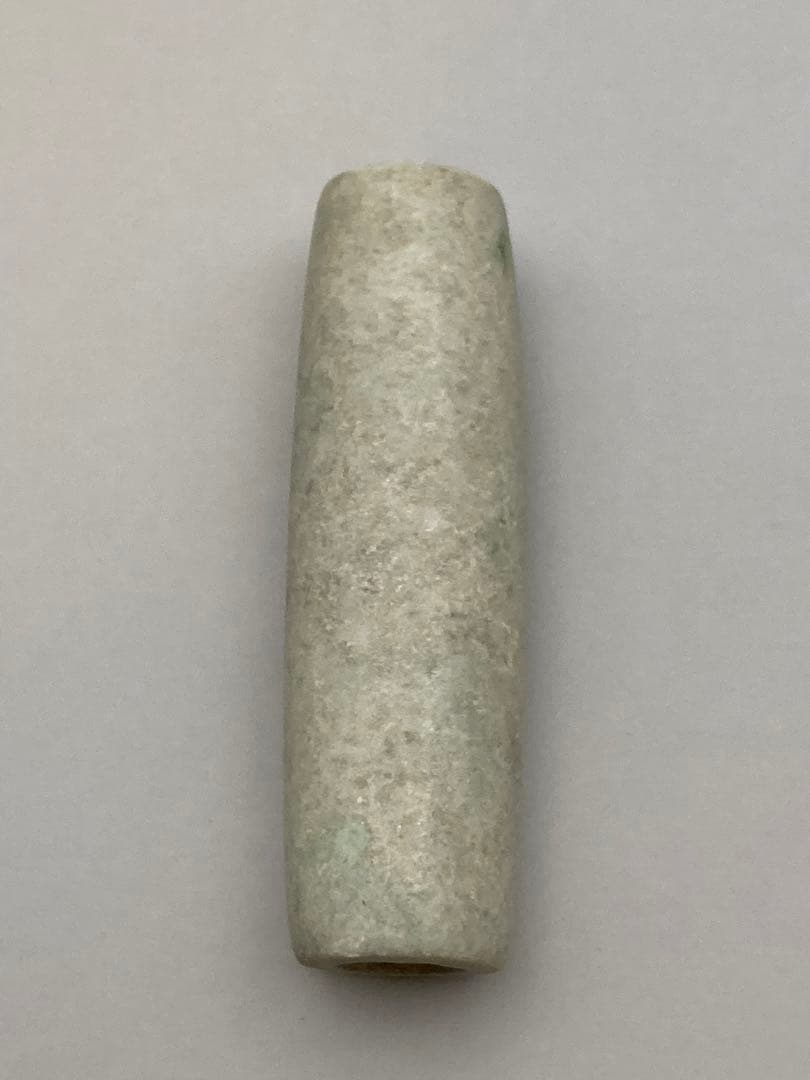 ②マヤ翡翠　1000年以上の物　穴付き　希少