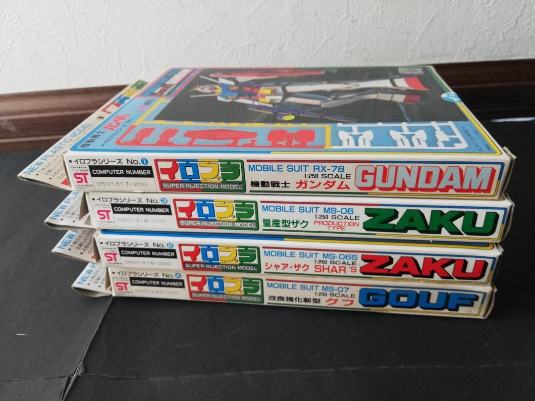 イロプラ 1/250 ガンプラ RX-78 ガンダム シャアザク グフ プラモ