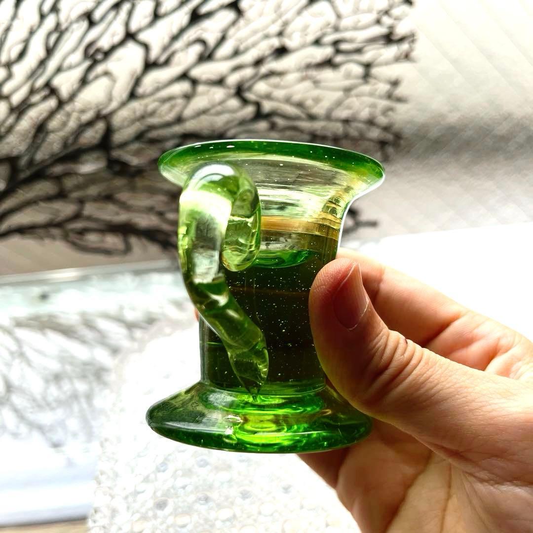 骨董　時代ガラス　超希少若草色　取手付き　厚底　アイスクリームコップ　ウラン