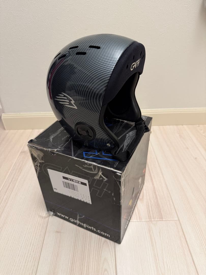 美品 Sサイズ サーフィン ヘルメット GATH Sサイズ ダカイン 送料無料