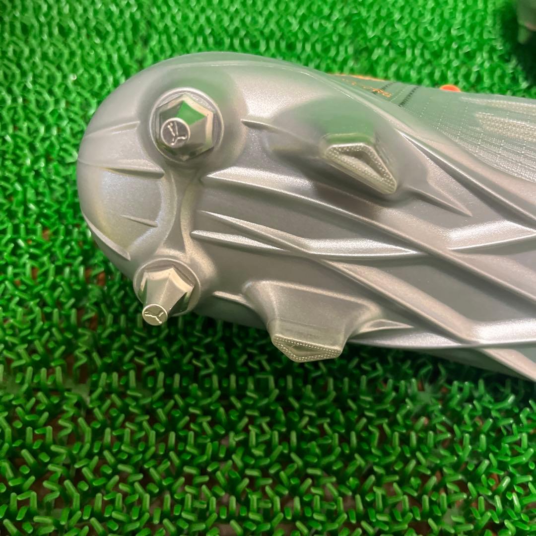 プーマ サッカースパイク ウルトラ 1.4 MXSG(シルバー×オレンジ)