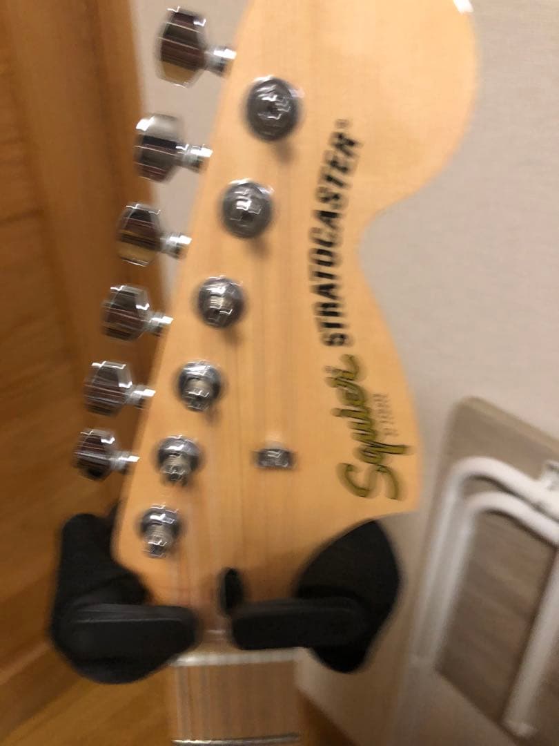 Squier Stratocaster ホワイト系