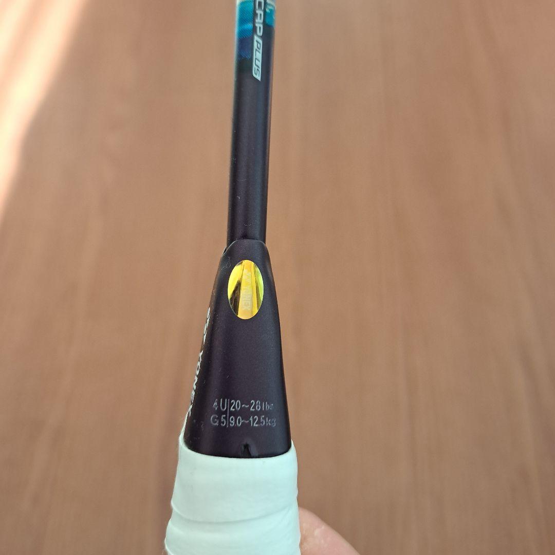 ヨネックス　ナノフレア700プロ　4U5