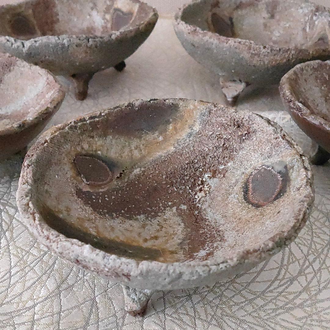 焼締め脚付き小皿　５枚組