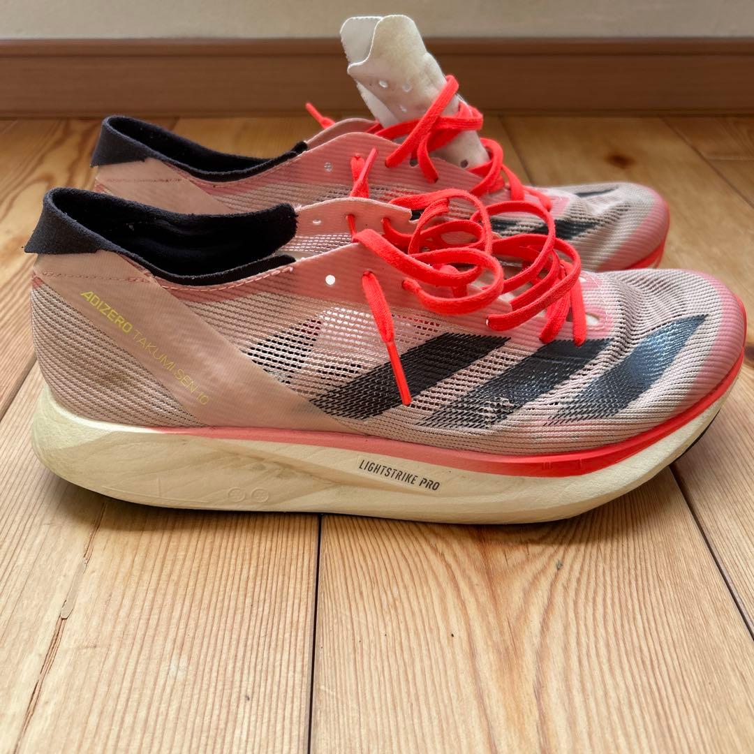 アディゼロ タクミセン10 25.5