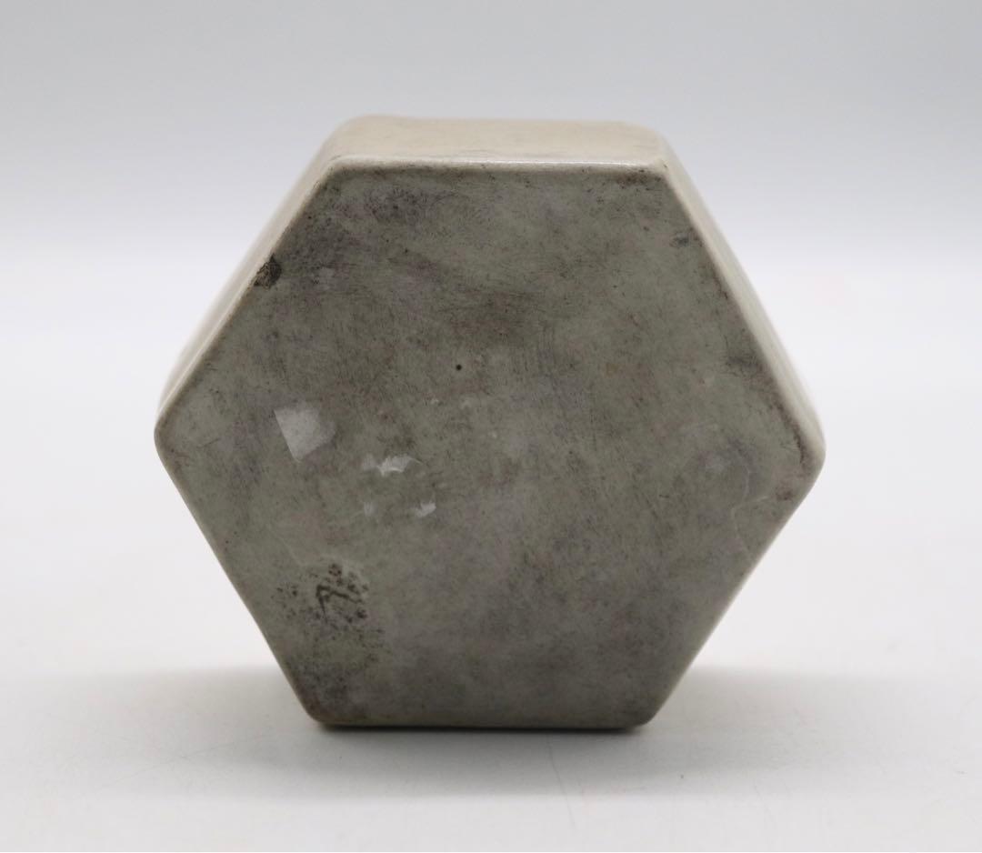 李朝　蘭紋六角型水滴　木箱付　送料込み1010