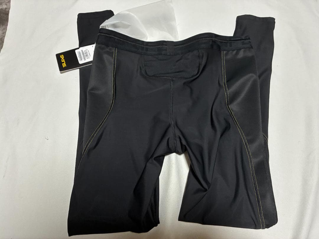 新品 スキンズ/SKINS 181-71310 XXL ブラック 定価17600