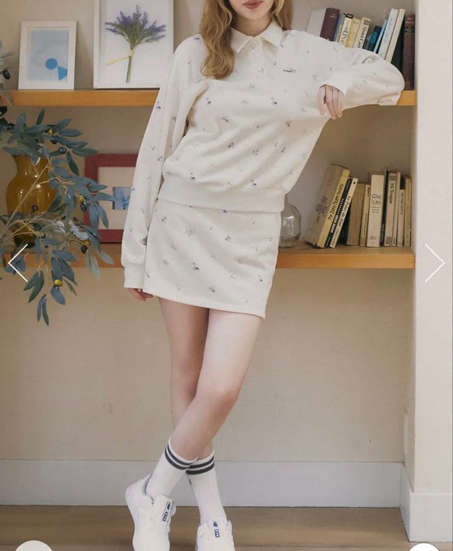 ゴルフウェア　　フラワー スウェット トップス＆タイトスカート